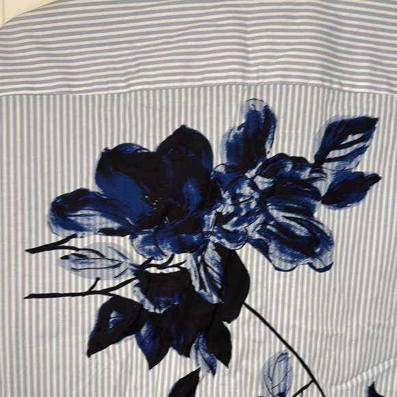NWT Express Men's Blue Pinstripe Shirt with Floral Accent - Picture 9 of 10